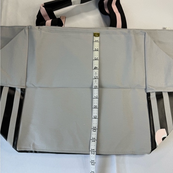Victoria's‎ Secret Pink and Gray Tote Bag with Chic Design - Picture 5 of 7